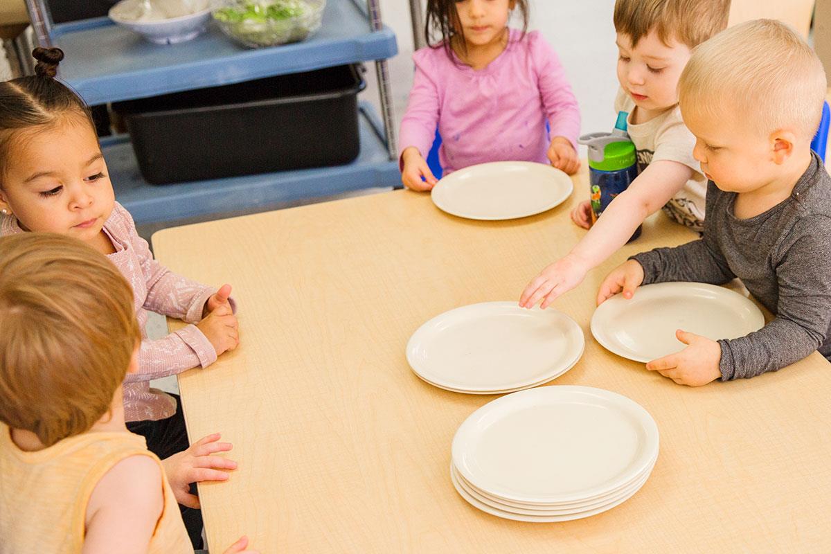 such-good-eaters-how-family-style-dining-teaches-kids-about-food